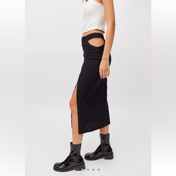 UO V-Strap Midi Skirt - Picture 1 of 7